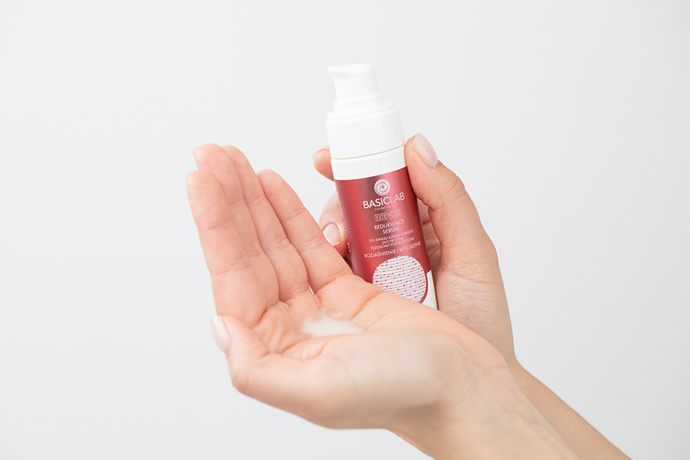 BasicLab Rozjaśnienie i Wyciszenie Redukujące serum 10% kwasu azelainowego, BHA, Glicyryzyna 30 ml