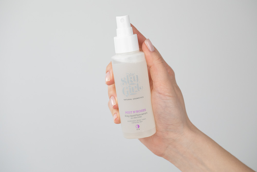 Be The Sky Girl Mist N'Roses + Easy Going Cleanser ZESTAW Różane serum w płynie 100 ml + Emulsja do mycia i demakijażu twarzy 2 w 1, 100 ml