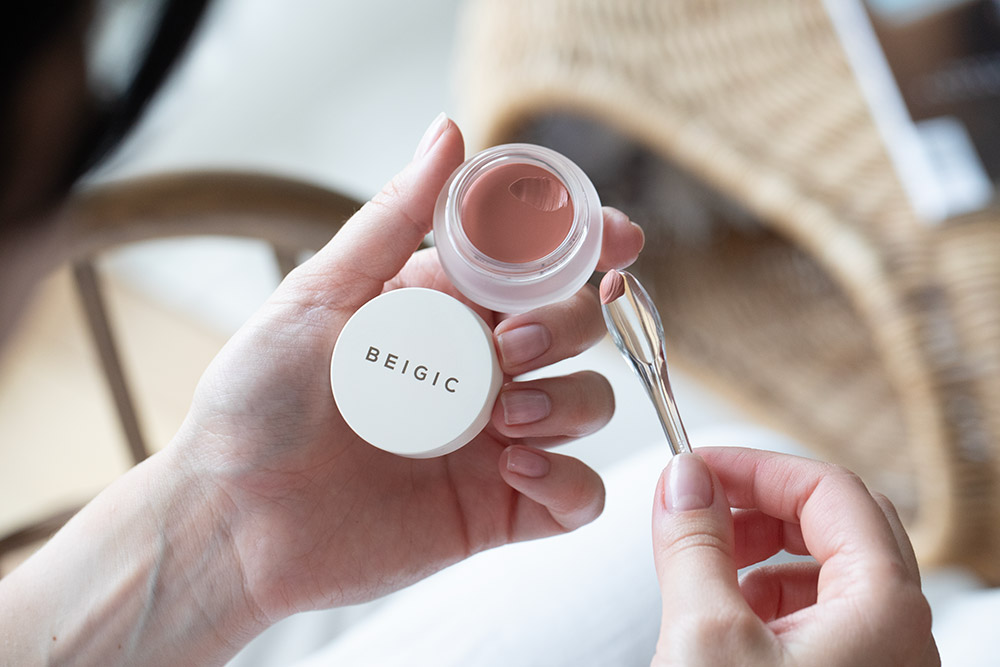 Beigic Flush Lip And Cheek Balm Balsam do ust i policzków (kolor 05 Flat White) 4 g