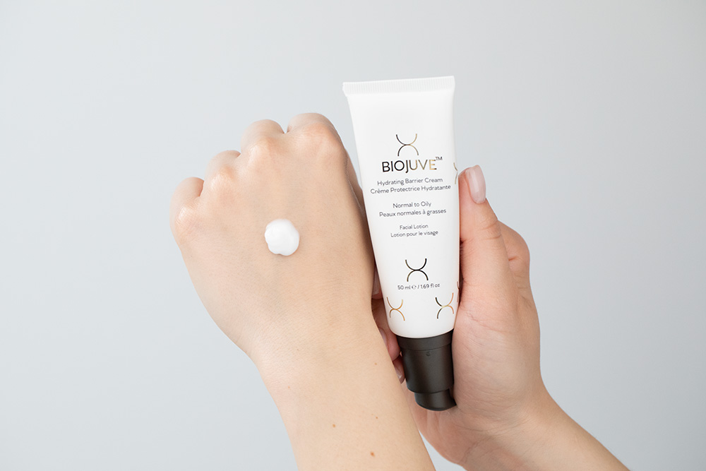 Biojuve Hydrating Barrier Cream Normal To Oily Nawilżający krem barierowy dla skóry normalnej w kierunku tłustej 50 ml
