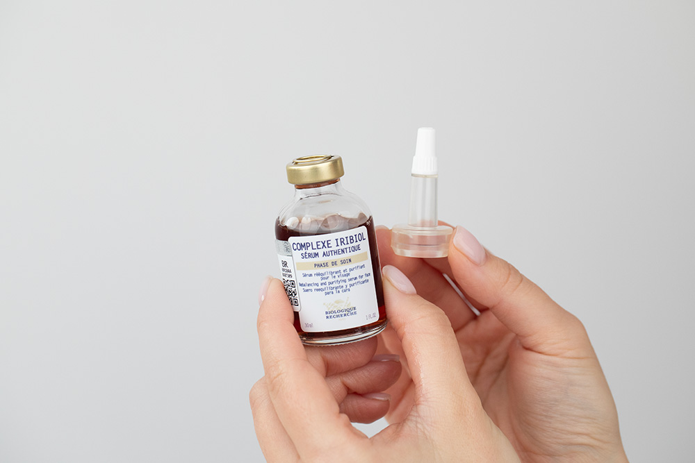 Biologique Recherche Complexe Iribiol Aktywny wyciąg z Irysa. Serum przeciwłojotokowe 30 ml