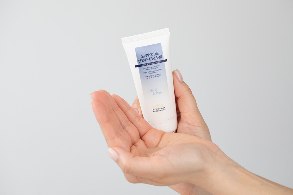 Biologique Recherche Shampooing Dermo - Apaisant Szampon łagodzący i odwrażliwiający 75 ml