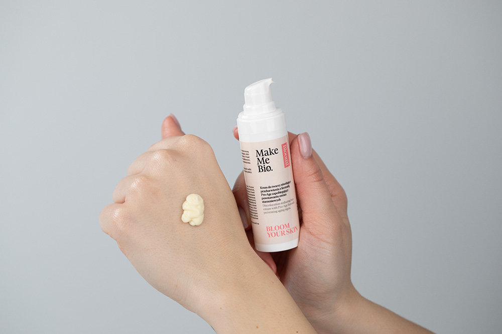 Make Me Bio Bloom Skin ZESTAW Rozświetlające serum z witaminą C 15 ml + Krem do twarzy niwelujący przebarwienia 30 ml