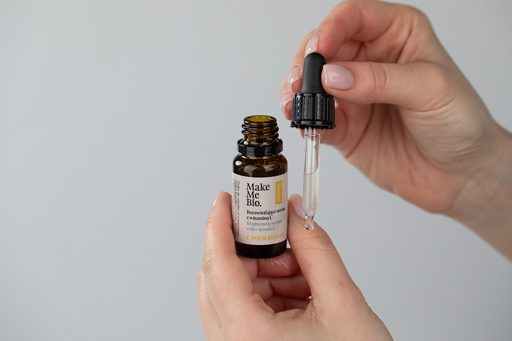 Make Me Bio Bloom Skin ZESTAW Rozświetlające serum z witaminą C 15 ml + Krem do twarzy niwelujący przebarwienia 30 ml