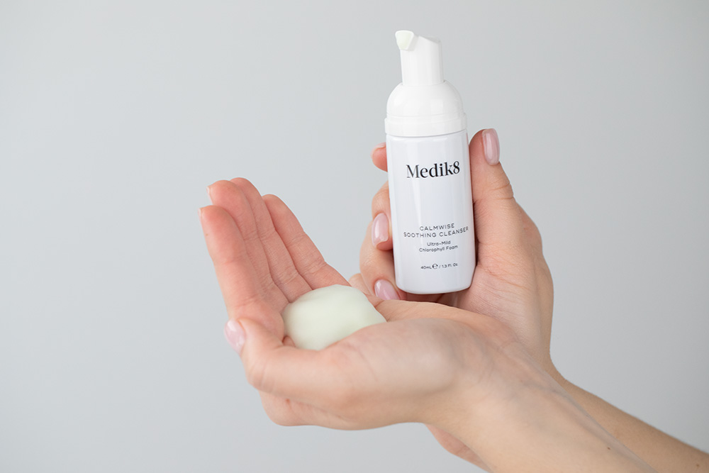 Medik8 Calmwise Soothing Cleanser Łagodna pianka chlorofilowa 40 ml