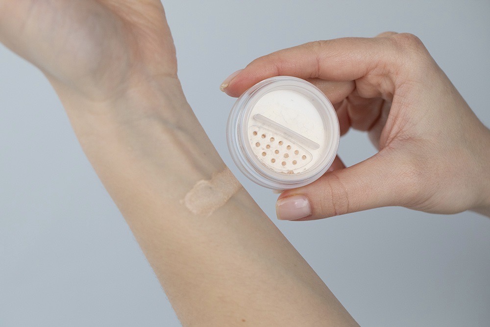 Clare Oh! Glow - Botox + Tangerine 718 ZESTAW Puder rozświetlający (kolor Btx 32) 2,5 g + Róż do policzków (Tangerine 718) 3 g