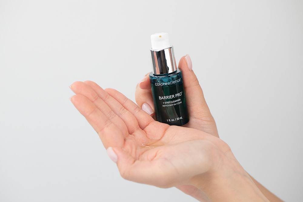 Colorescience Total Protection ZESTAW Ochrona przeciwsłoneczna w sztyfcie 18g + Puder ochronny w pędzlu ( kolor Fair ) 4,3 g + Żel oczyszczający 30 ml GRATIS