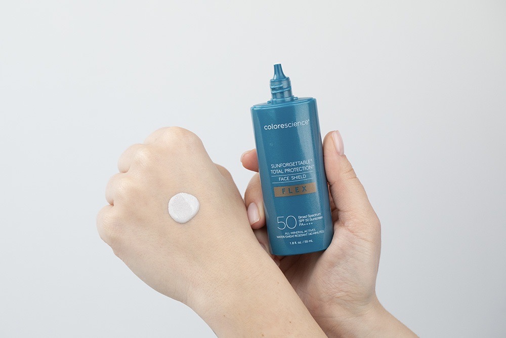 Colorescience Face Shield Flex SPF 50 Minerały w emulsji do twarzy (kolor tan) 55 ml