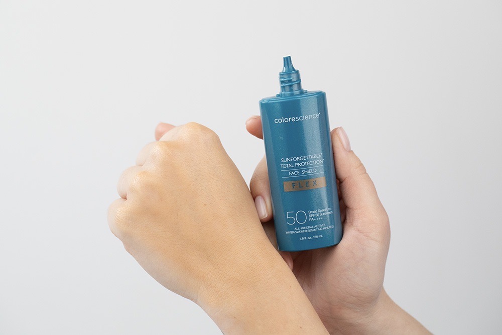 Colorescience Face Shield Flex SPF 50 Minerały w emulsji do twarzy (kolor tan) 55 ml