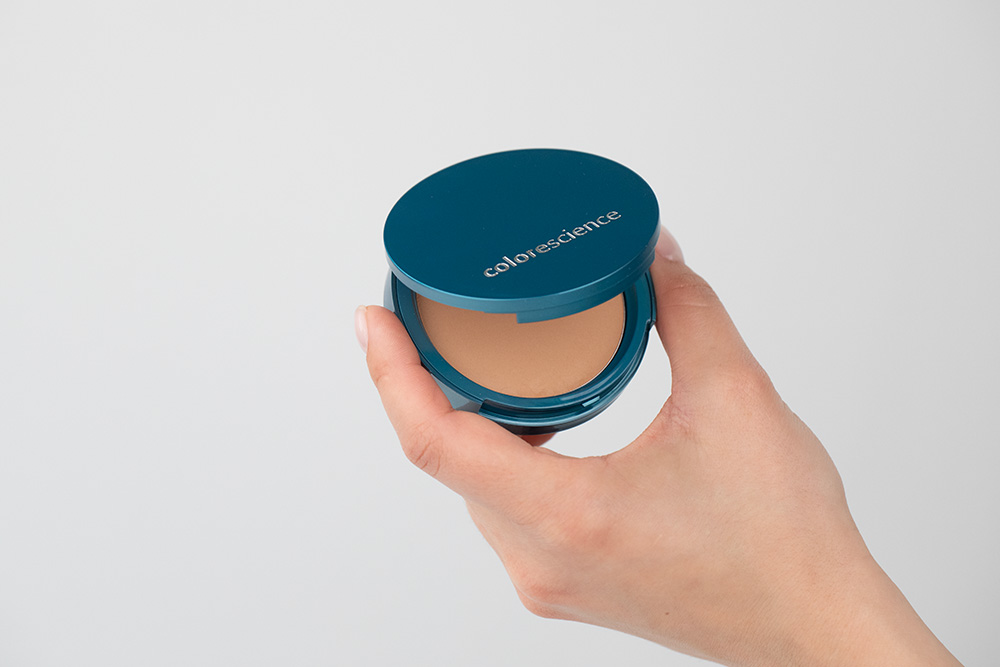 Colorescience Natural Finish Pressed Foundation SPF 20 Minerały prasowane w kompakcie kolor Medium Sunlight 12 g