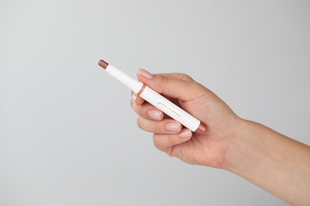 Jane Iredale ColorLuxe Eye Shadow Stick Kremowo-pudrowy cień do powiek w sztyfcie (kolor Rose) 1,4g