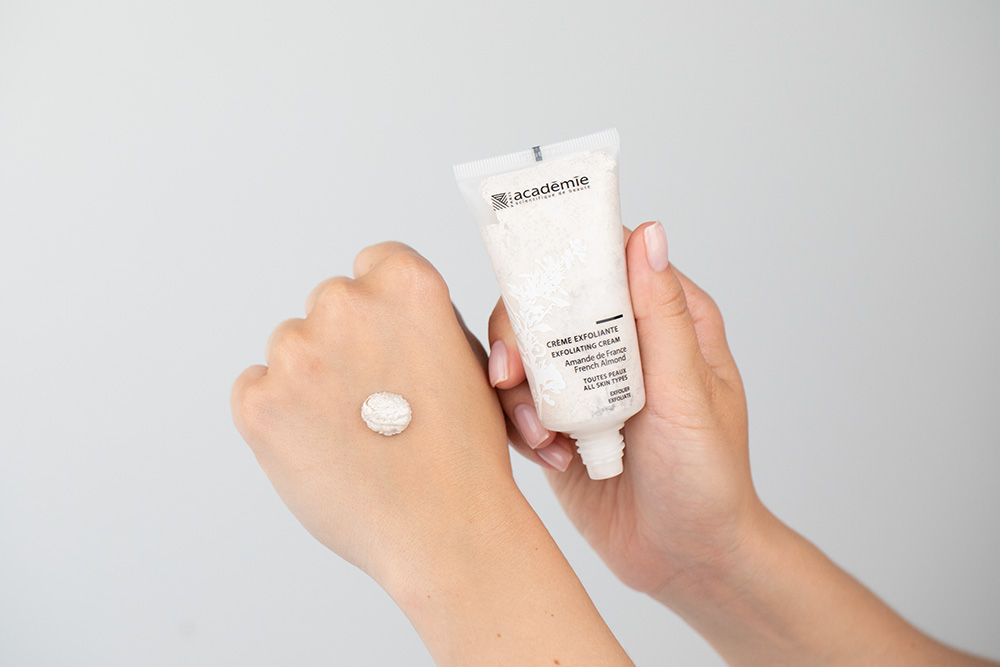Academie Creme Exfoliante Migdałowy peeling złuszczający 50 ml