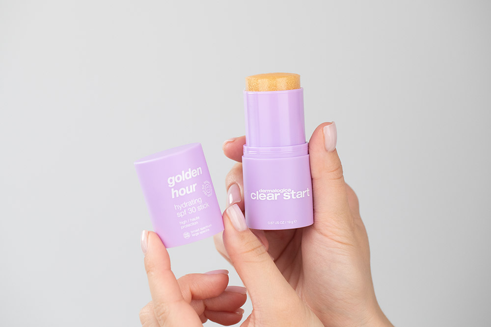 Dermalogica Magnetic Afterglow Cleanser + Golden Hour Hydrating SPF 30 Stick + Bambusowa szczotka Topestetic ZESTAW Kremowy produkt oczyszczający 150 ml + Sztyft SPF 30 19 g + Szczotka do mycia twarzy 1 szt