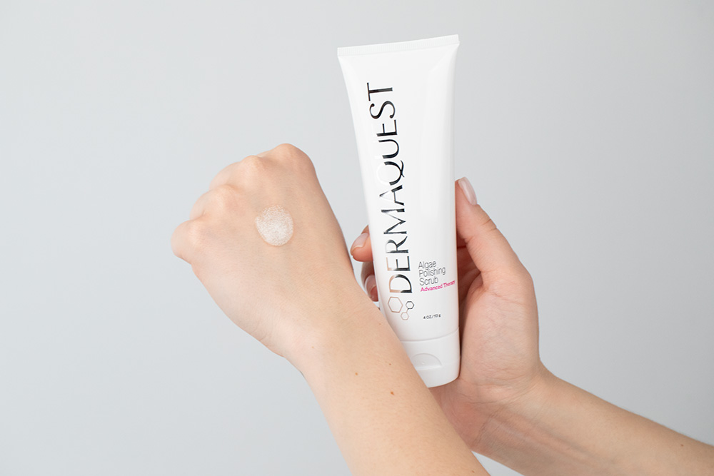 Dermaquest Magic C RetinoLift ZESTAW Remodelujace serum z antyoksydantami, retinolem30 ml + Peeling oczyszczająco - wzmacniający 113 ml + Kosmetyczka 1 szt