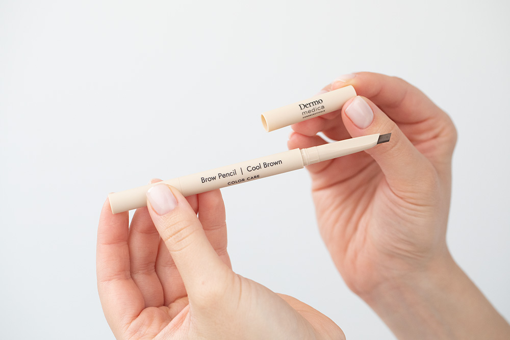 Dermomedica Brow Pencil Precyzyjna kredka do brwi (kolor Cool Brown) 0.2 g