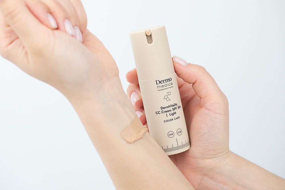 Dermomedica DermVitality CC Cream SPF 50 Koloryzujący krem korygujący z bardzo wysoką ochroną UVA/UVB i właściwościami pielęgnacyjnym (kolor Light) 30 ml
