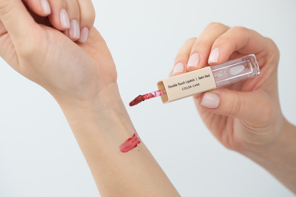 Dermomedica Double Touch Lipstick Dwufazowa pomadka (kolor Satin Red) 2x 1.72 ml