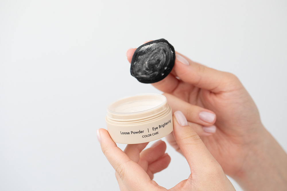 Dermomedica Loose Powder Eye Brightening Luksusowy puder rozświetlający pod oczy 6 g