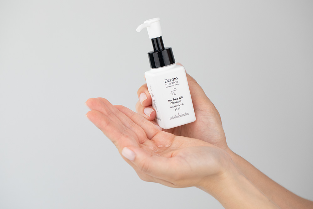 Dermomedica Tea Tree Oil Cleanser Olejek myjący ze skwalanem, olejkiem z drzewa herbacianego i olejkiem lawendowym 60 ml