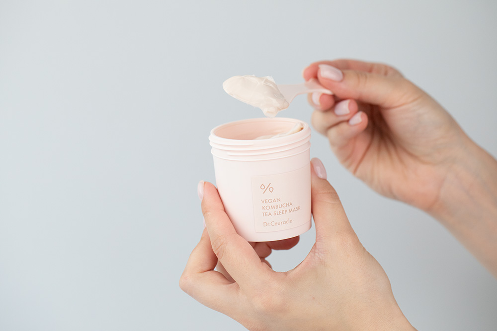 Dr Ceuracle Vegan Kombucha Night Set ZESTAW Esencja 150 ml + Odżywcza maska na noc 100 ml + Roller jadeit 1 szt