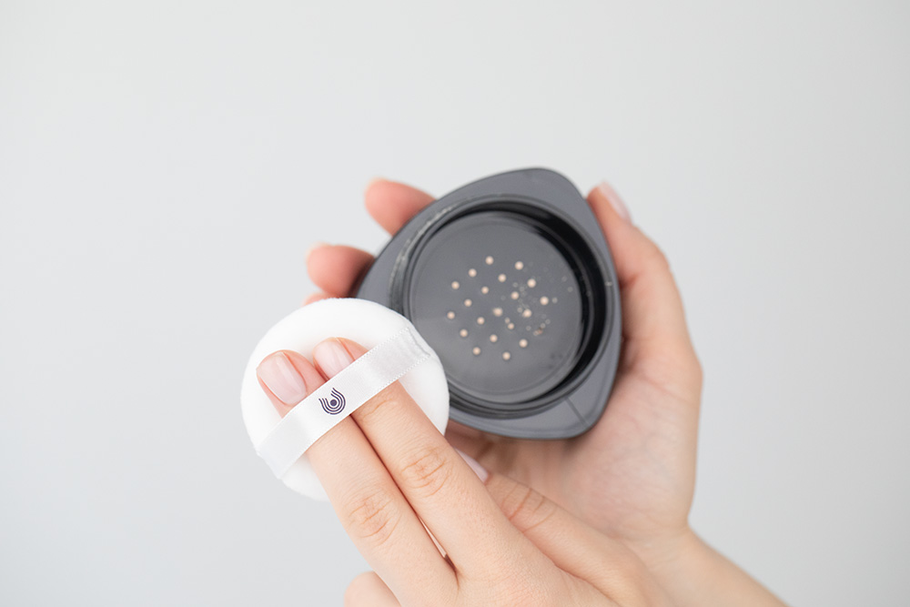 Dr Hauschka Loose Powder Puder sypki (kolor 00 Transparentny) 12 g