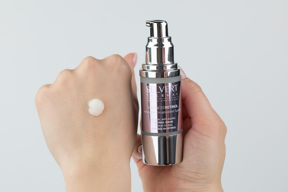 Selvert Thermal Duet Przeciwstarzeniowo - Rozświetlający ZESTAW Witaminowy krem odnawiający 50 ml + Serum przeciwstarzeniowe 30 ml + Kosmetyczka