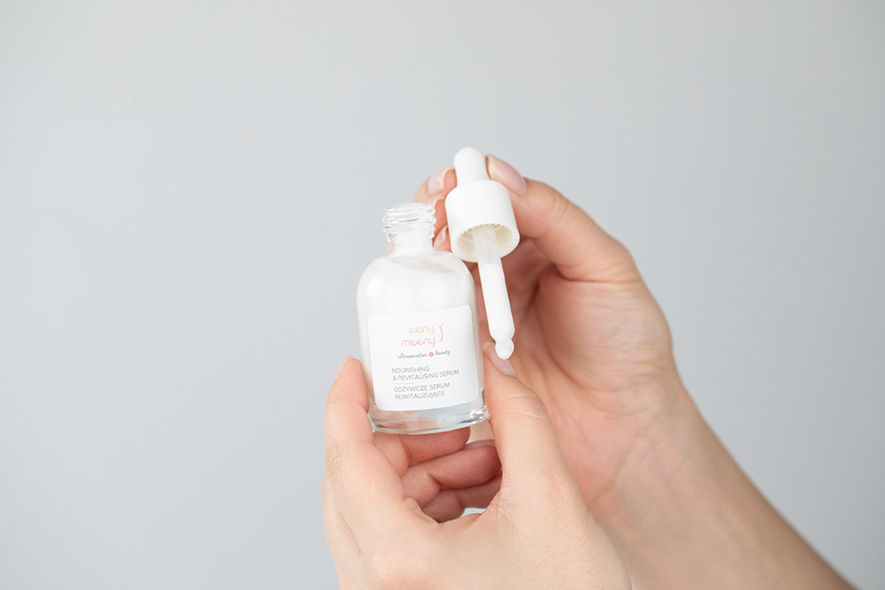 Eeny meeny Odżywcze Serum Rewitalizujące Dla każdego typu skóry 30 ml