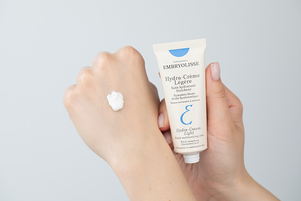 Embryolisse Hydra Cream Light Lekki, nawilżający krem wzbogacony w aktywny kompleks białej lilii wodnej i kwas hialuronowy 40 ml