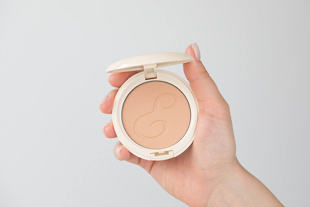 Embryolisse Make Up Set ZESTAW Koloryzująco-odżywczy balsam do ust 2,5g + Puder wygładzająco-brązujący 12 g + CC krem 30 ml