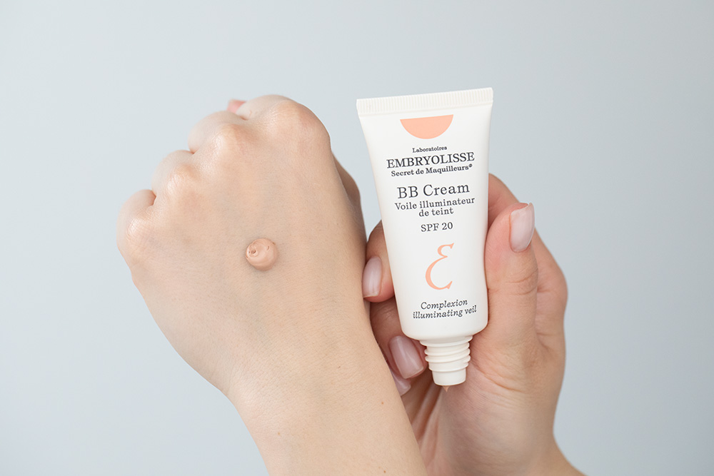 Embryolisse Voile Illuminateur De Teint - BB Cream + Poudre Compacte Bonne Mine ZESTAW BB krem SPF 20 30 ml + Puder wygładzająco-brązujący 12 g