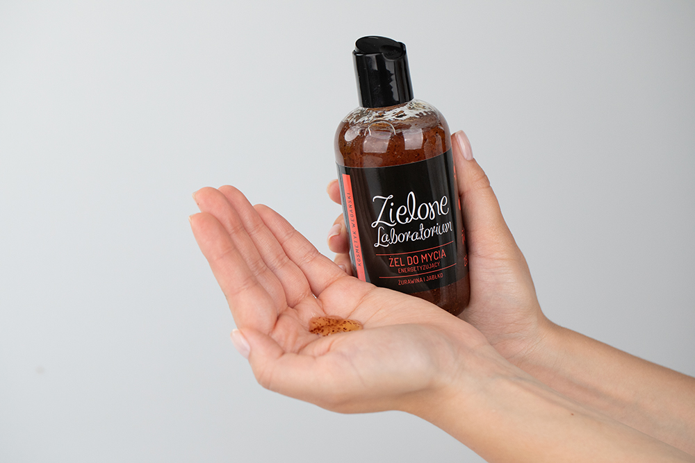 Zielone Laboratorium Krem Do Higieny Intymnej + Żel + Krem Do Stóp ZESTAW Origanol i ekstrakt z nagietka 250 ml + Żurawina i jabłko 250 ml + Mocznik, masło Shea 100 ml + Kosmetyczka 1 szt