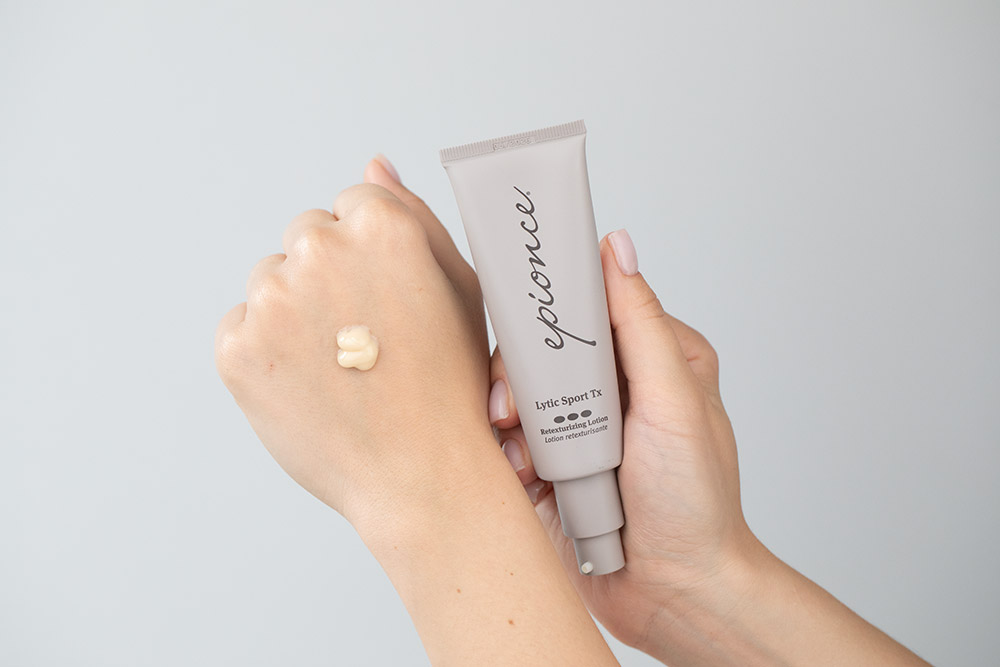 Epionce Lytic Care ZESTAW Lityczny żel oczyszczający 170 ml + Naprawczy krem lityczny (cera problemowa i tłusta) 40 ml + Kosmetyczka 1 szt GRATIS