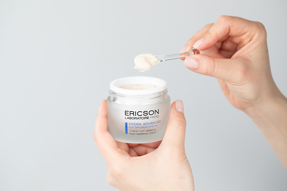 Ericson Laboratoire AQP3 Aqua-Fix Serum + Nutri Resilience Cream + Roller Topestetic ZESTAW Hydrożelowe serum nawilżające 30 ml + Bogaty krem do twarzy 50 ml + Roller jadeit 1 szt