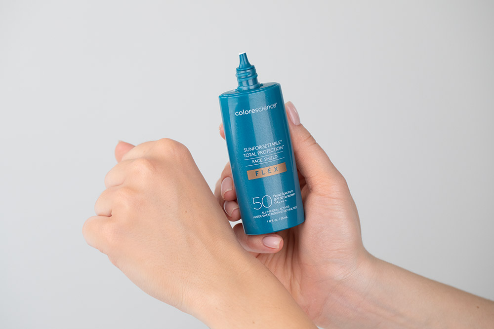 Colorescience Face Shield Flex SPF 50 Minerały w emulsji do twarzy (kolor medium) 55 ml