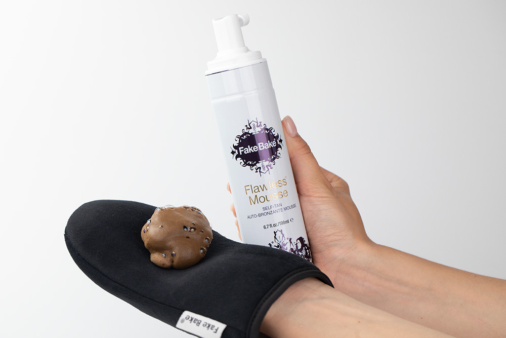 Fake Bake Flawless Mousse Samoopalacz w piance z rękawicą do aplikacji 198 ml