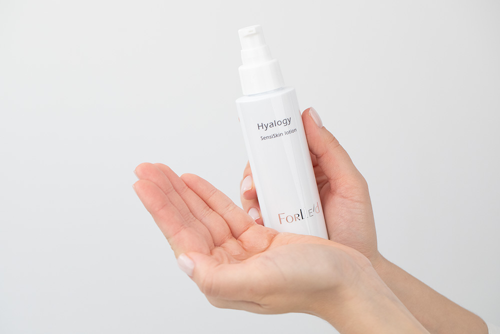 Forlled Hyalogy SensiSkin Lotion + Cosmetic Headband ZESTAW Kojący lotion z wodą termalną Izumo Yumura 100 ml + Opaska kosmetyczna 1 szt