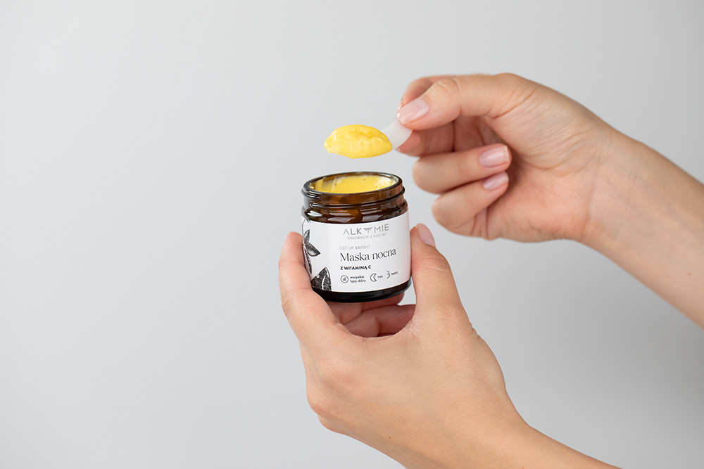 Alkmie Bestseller Set ZESTAW Jednorazowe ręczniki do twarzy 80 szt + Maska nocna z witaminą C 60 ml + Odżywczy krem do suchych dłoni 50 ml