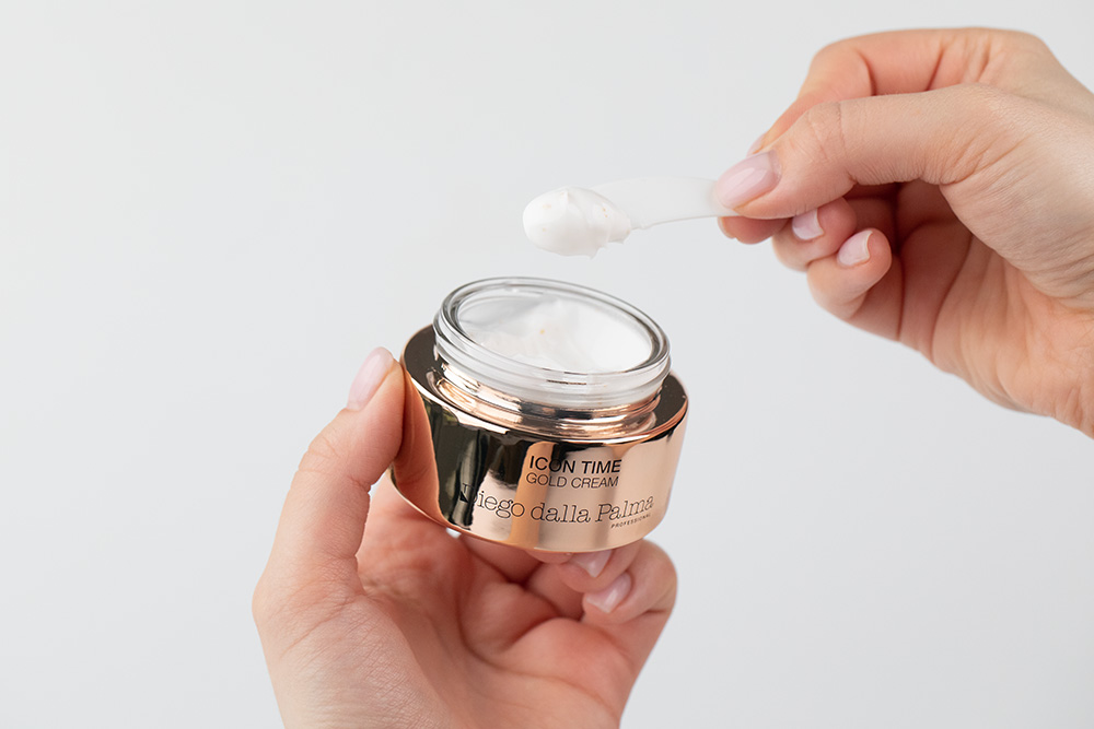 Diego dalla Palma Gold Anti - Wrinkle Face Cream Ujędrniający i przeciwzmarszczkowy krem do twarzy z płatkami złota 50 ml