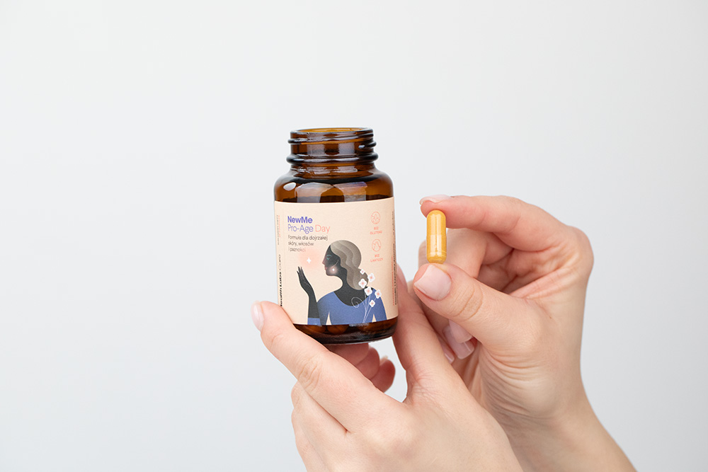 Health Labs Care NewMe Pro-Age Formuła z kolagenem i kwasem hialuronowym dla dojrzałej skóry i włosów 90 kaps