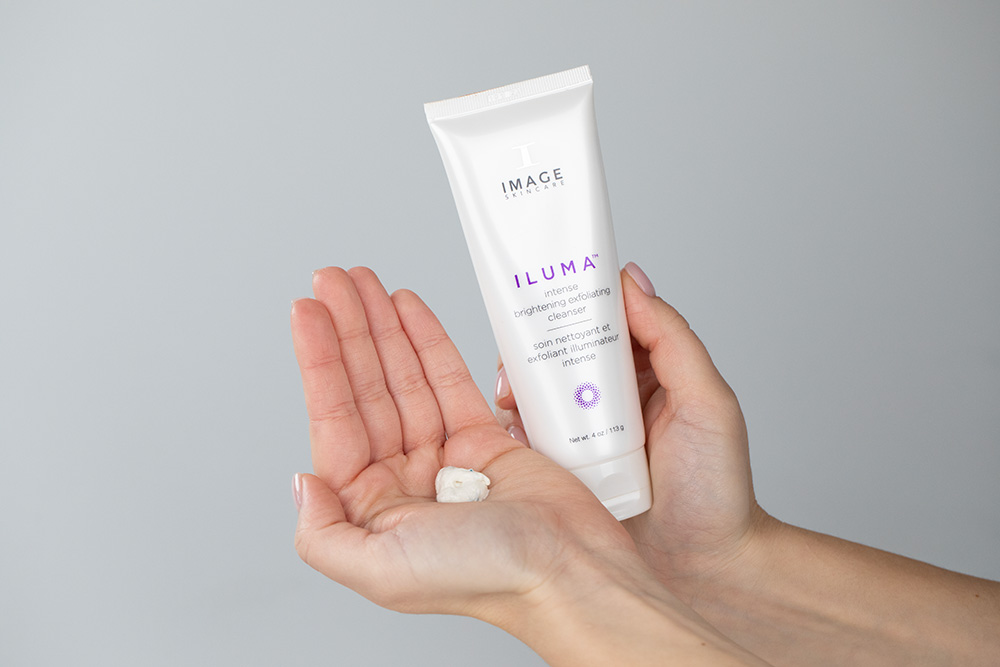 Image Skincare Iluma Intense Brightening Exfoliating Cleanser Łagodny żel oczyszczający 113 g
