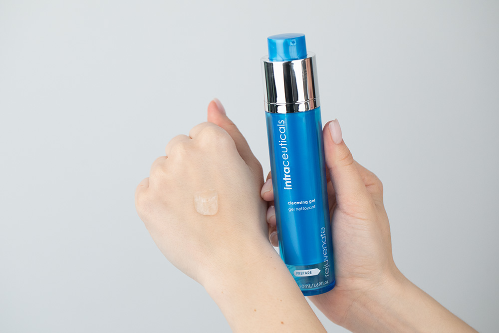 Intraceuticals Hydration Intelligence ZESTAW Żel 50 ml + Serum 30 ml + Żel 40 ml + Krem 40 ml + Booster 30 ml + Booster 5 ml + Maska oczy 1 szt + Maska usta 1 szt + Gua sha 1 szt