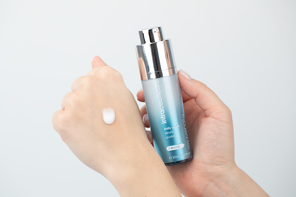 Intraceuticals Hydration Intelligence ZESTAW Żel 50 ml + Serum 30 ml + Żel 40 ml + Krem 40 ml + Booster 30 ml + Booster 5 ml + Maska oczy 1 szt + Maska usta 1 szt + Gua sha 1 szt