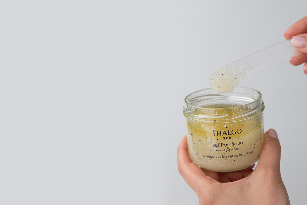 Thalgo Island Body Scrub Peeling do ciała „Egzotyczna wyspa” 270 g