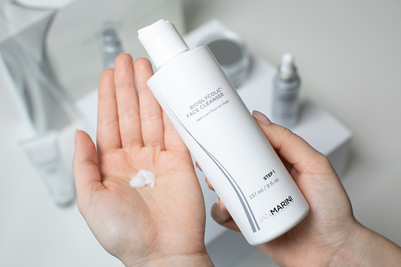 Jan Marini Bioglycolic Face Cleanser Emulsja do mycia twarzy z kwasem