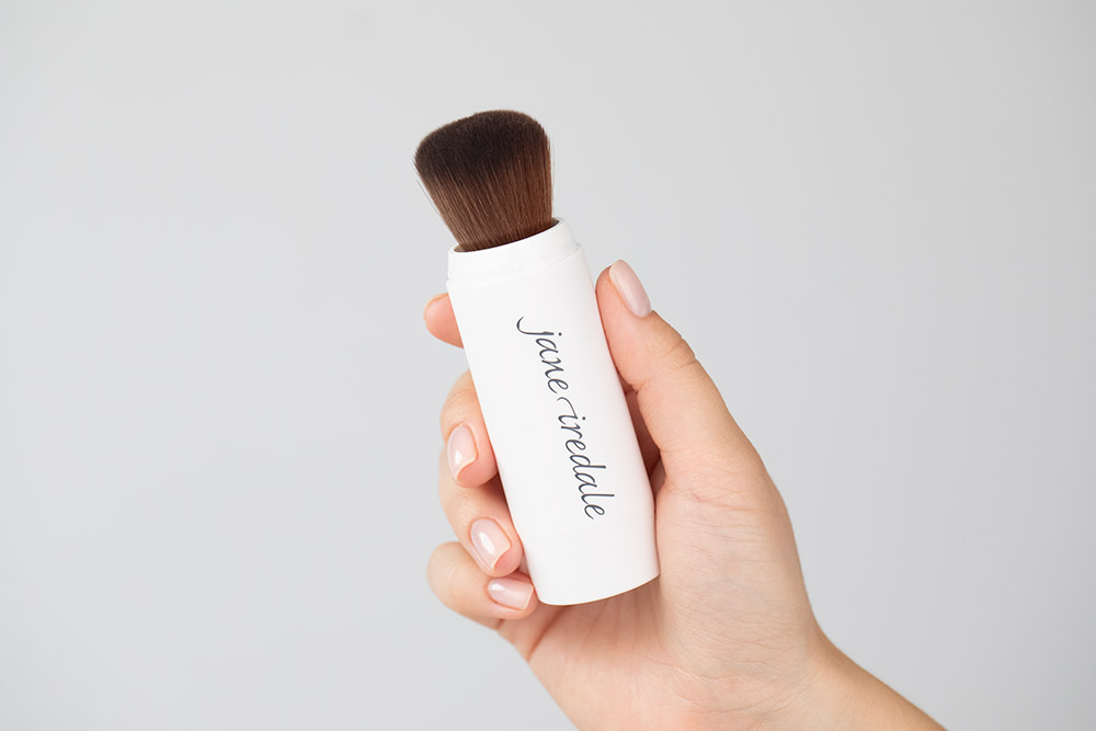Jane Iredale Amazing Base Brush SPF 20 Sypki puder mineralny z pędzlem (kolor Golden Glow) 5 g