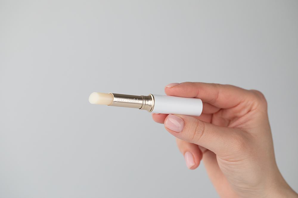 Jane Iredale Forever You Kit (Golden Glow) ZESTAW Puder prasowany Golden Glow wkład 9,9 g + Puderniczka 1 szt + Pomadka Forever You 3 g + Mini baza rozświetlająca 7 ml + Kosmetyczka