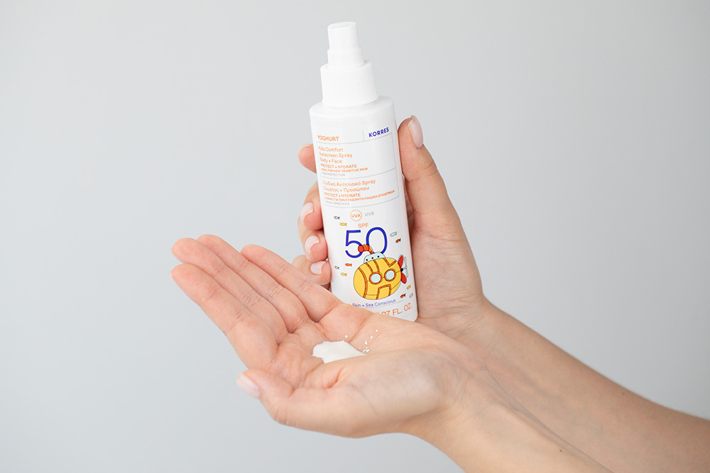 Korres Kids Comfort Sunscreen Spray Body + Face SPF 50 Emulsja ochronna dla dzieci do ciała i twarzy w sprayu SPF 50 150 ml