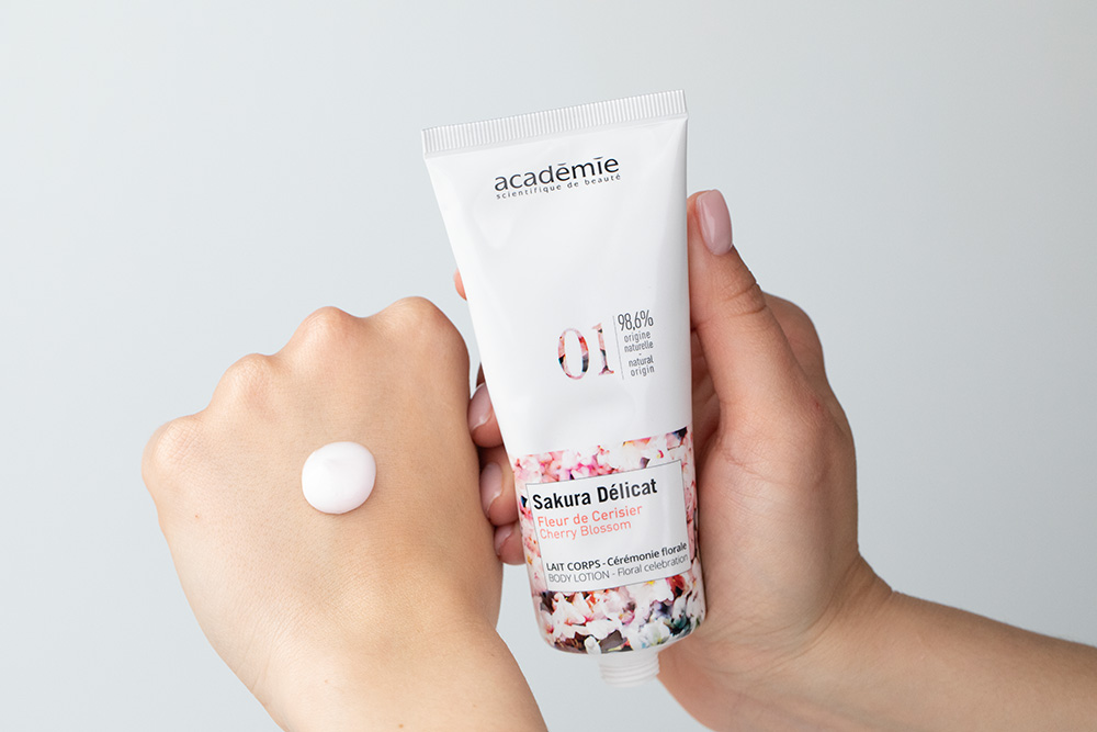 Academie Lait Corps – Cérémonie florale Japoński balsam do ciała 100 ml