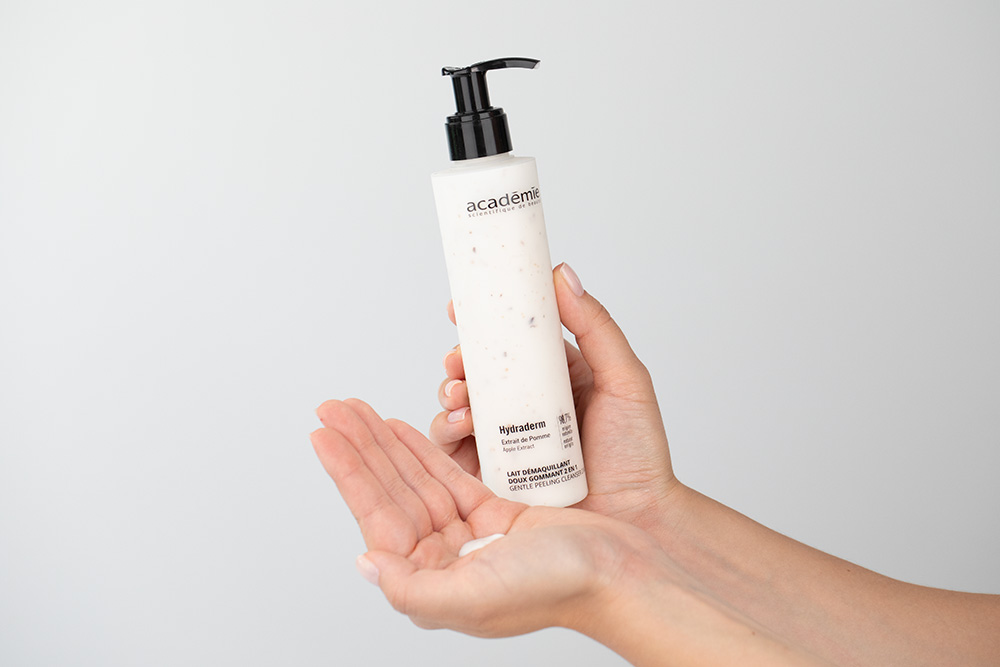 Academie Lait Demaquillant Doux Gommant 2in1 Mleczko do demakijażu z peelingiem 200 ml