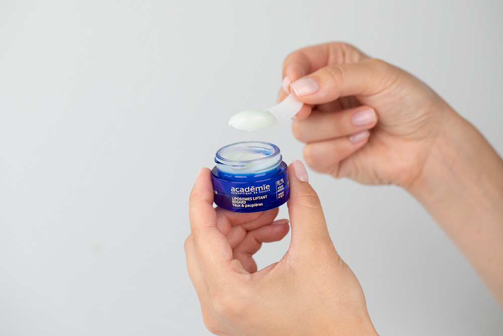 Academie Liposomes Liftant Regard Liposomowy krem na okolice oczu 15 ml